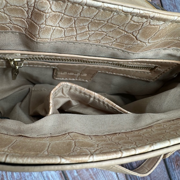 BEBE | Croc Embossed Tan Faux Leather Crossbody Bag NWT - Picture 4 of 5